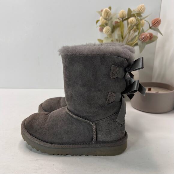 UGG Bailey Bow Suede Shearling Lined Boot Gray 1017390T Girls Toddler's 10 - Picture 1 of 10